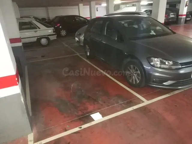 PARKING JUNTO RBLA.JUST OLIVERAS — 3