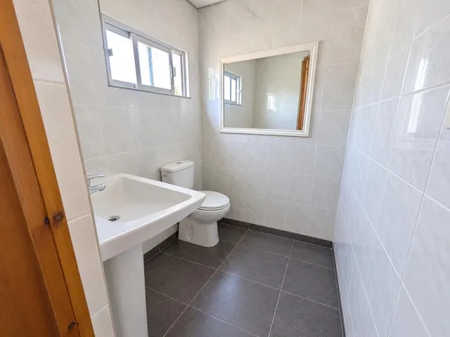 CHALET CON PISCINA EN URBANIZACIÓN — 29