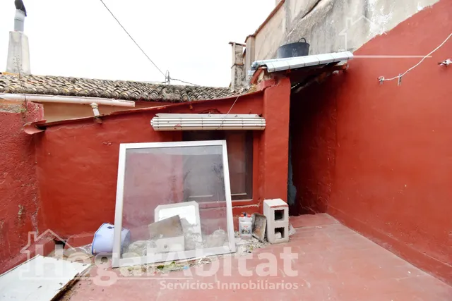 ¡ECONOMICA! AMPLIA CASA CON TERRAZA Y CON MUCHAS POSIBILIDADES — 20