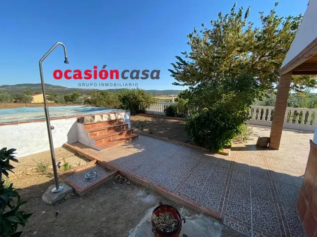ESPECTACULAR PARCELA CON CASA, PISCINA Y OLIVOS - foto 4
