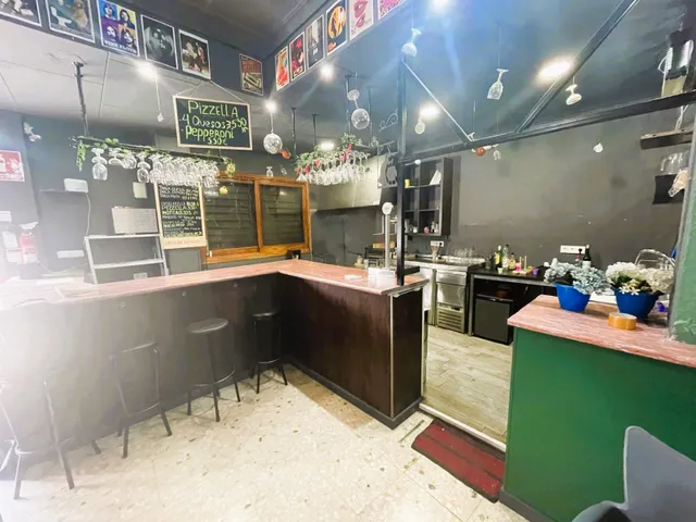 ALQUILER DE CAFETERIA CON LICENCIA-POSIBILIDAD DE TERRAZA — 15