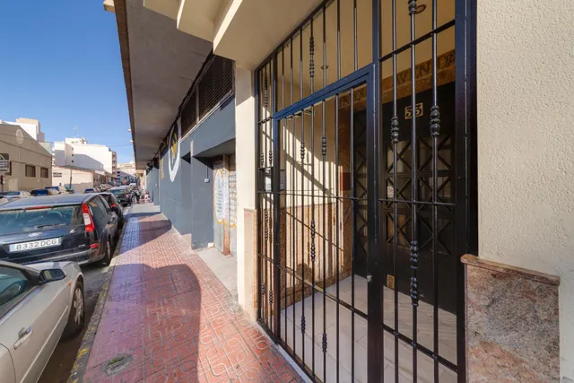 Apartamento 2 dormitorios con parking y piscina comunitaria en Torrevieja — 20