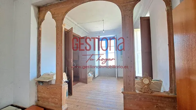 MAJESTUOSA CASA PARA REFORMAR. SOBA — 33