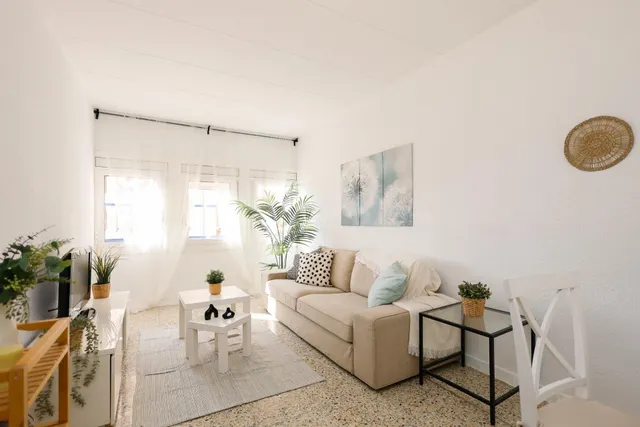 Piso en Venta en La Marina del Port - Oportunidad Única por €249,000 — 3