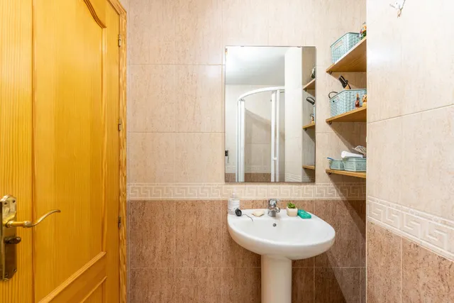 Ático Exclusivo en Roquetas de Mar con Amplia Terraza y Piscina Comunitaria — 23