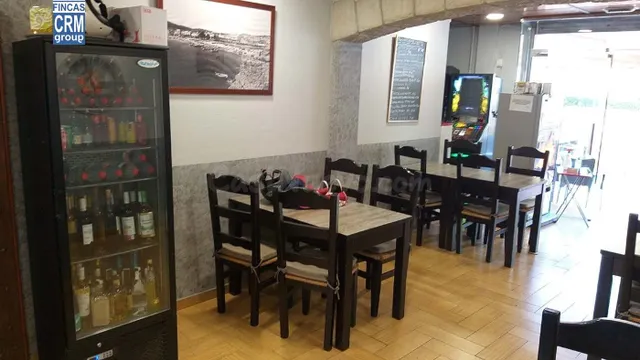 Local comercial situado en la Avenida Catalunya - foto 4