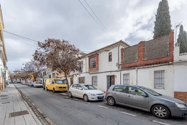 Casa con Parcela a Reformar en Granada — 32