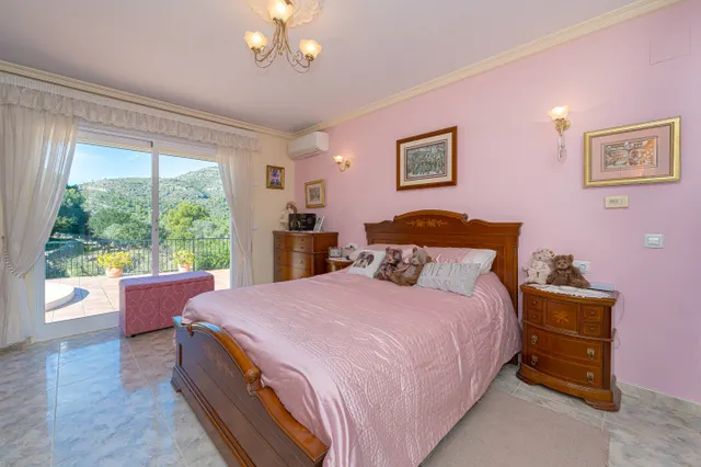 Finca Valleverde. Encantadora villa de una sola planta en venta en Llíber con una gran parcela. — 45