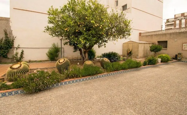 Parcela urbana de 203 m2 en el núcleo de La Pobla de Vallbon - foto 3