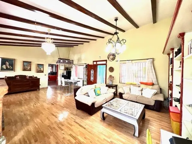 CHALET CON IDENTIDAD PROPIA¡¡ — 23