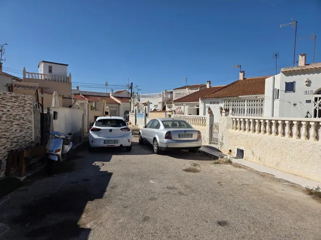 OPORTUNIDAD EN TORREVIEJA — 12