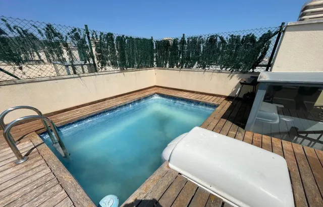 DISFRUTA DE ESTE ÁTICO CON PISCINA PRIVADA , CON VISTAS A LA