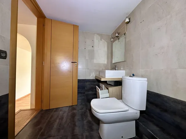Se vende casa en la bisbal del penedes, zona priorat bisbal — 35