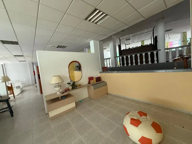 Gran Local en Venta en La Laguna - Espacio que Impulsa a tu Negocio — 14