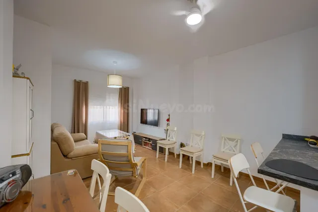 ¡¡OPORTUNIDAD!! Piso bajo prácticamente nuevo, con patio y 2 - foto 2