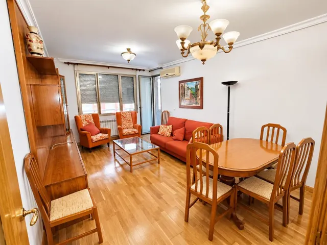 Amplio apartamento en el centro, con patio privado, garaje y trastero — 19