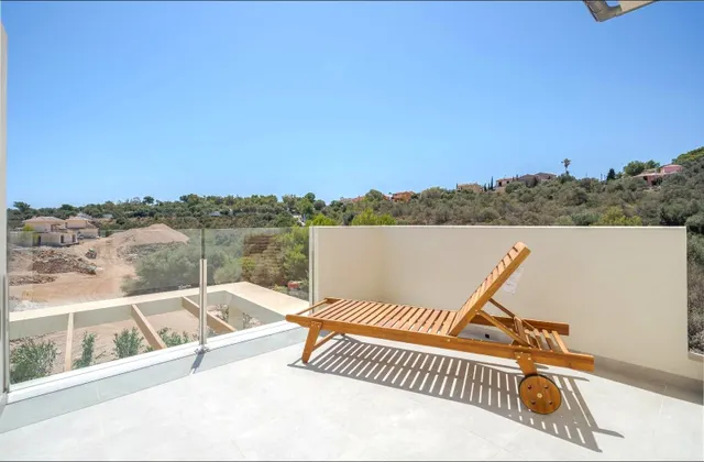 Chalet pareado a estrenar cerca del mar con jardín y aparcamiento — 5