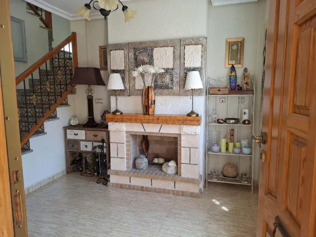 Precioso chalet pareado con amplia parcela en El Raso, Guard - foto 5