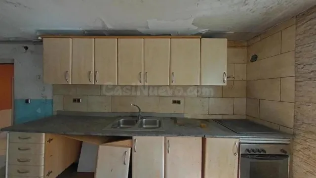 CASA OCUPADA, 6 habitaciones, PARCELA 852M2, PISCINA, CARRER - foto 5