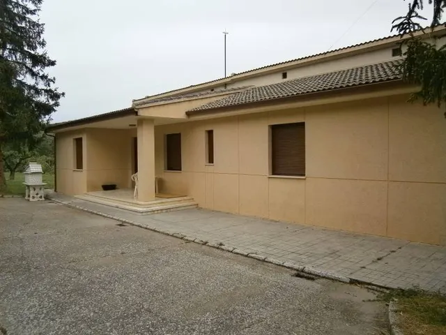 VENTA CHALET ZONA SAN FRONTIS-CARRASCAL, 6 habitaciones, TRES BAÑOS, PISCINA, GRAN PARCELA — 6