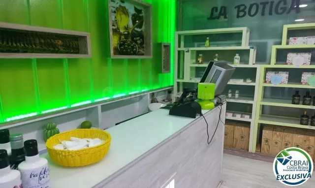 Oportunidad de local comercial en el centro de Roses, muy ce - foto 4