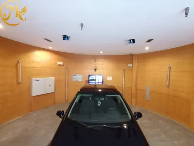 PLENO CENTRO, ZONA GUEVARA. APARCAMIENTO AUTOMÁTICO. — 8