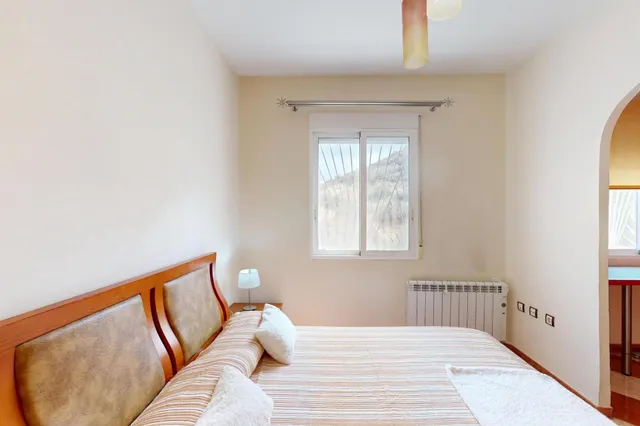 Luminosa Planta Baja con Gran Patio y Terraza en el Barrio de la Concepción — 25