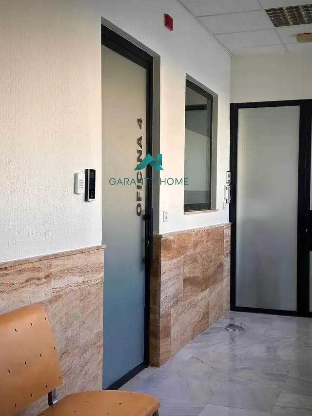 Oficina de alquiler en La Chana, Granada — 10