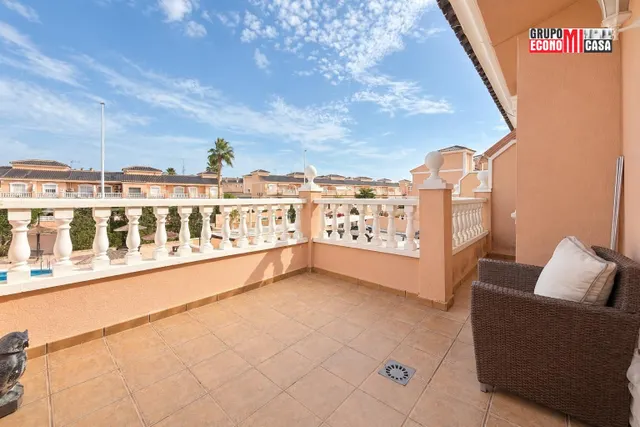Chalet adosado de 2 dormitorios con terraza, piscina y sol de tarde en Gran Alacant — 8