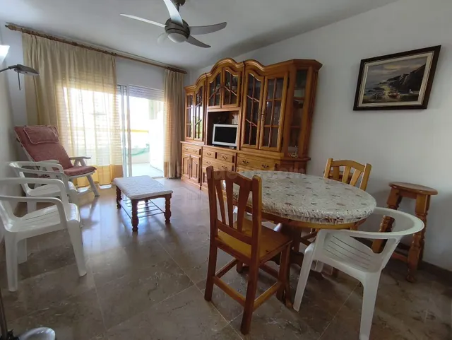 Apartamento con terraza a 500 m de la playa de Salou - foto 3