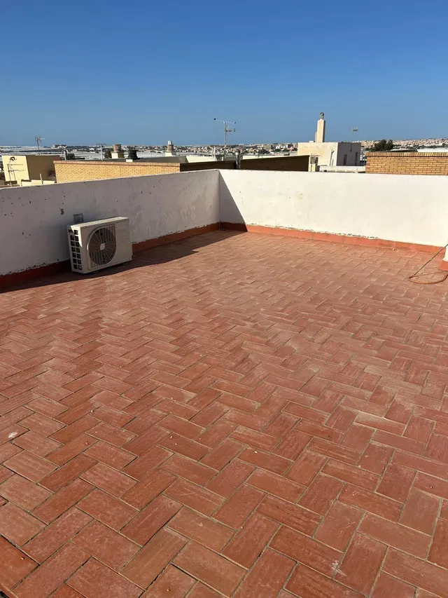 VIVIENDA SOBRE LOCAL EN SANTA MARÍA DEL ÁGUILA — 30