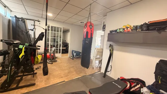 CHALET INDEPENDIENTE EN LOS CONEJOS CON PISCINA, CINCO DORMITORIOS Y AMPLIAS ZONAS DE OCIO — 23