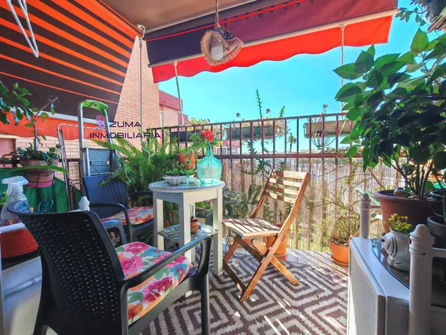 Piso en Málaga con piscina comunitaria y terraza. — 7