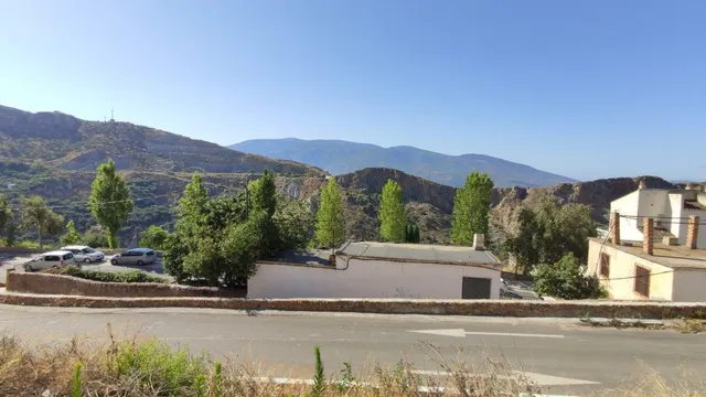 PARCELA URBANA EN LANJARON — 6