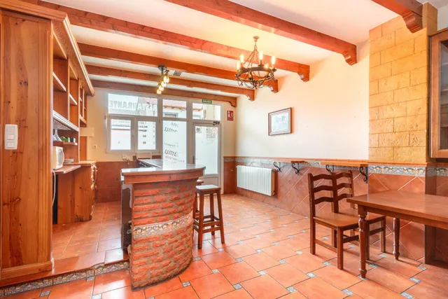 Hostal-Restaurante con magnifica casa anexa — 12