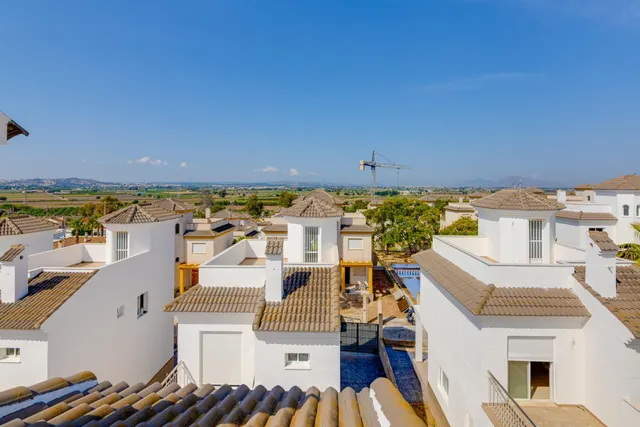 Villa Independiente en San Fulgencio, 3 dormitorios, 3 baños — 33