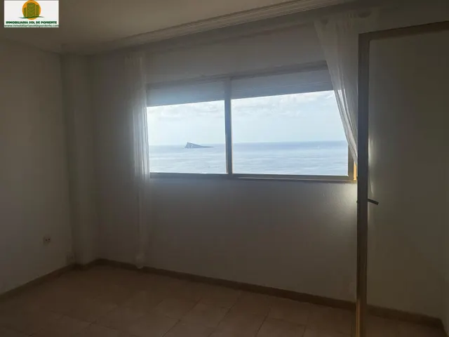 Segunda linea de playa poniente en Benidorm ! 3 habitaciones 2 baños garaje y trastero — 9