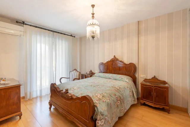 CASA ADOSADA DE 5 DORMITORIOS EN MARACENA — 26