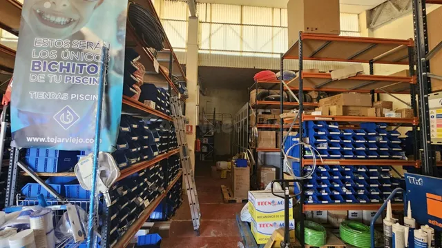 ¡NAVE INDUSTRIAL EN VENTA EN EL POLÍGONO DE CHINALES – CÓRDO - foto 2