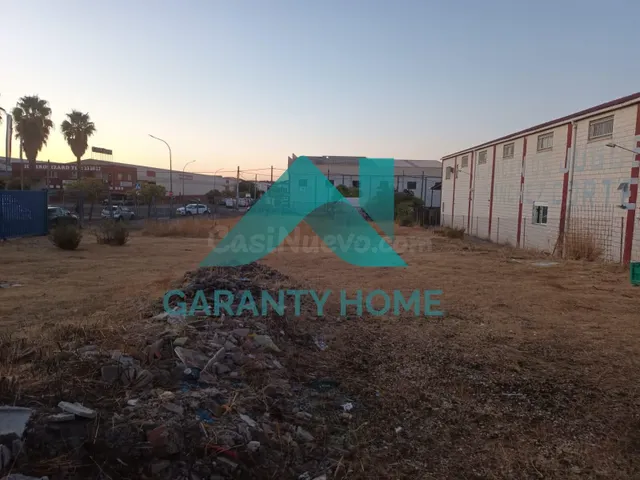 ️ ¡SE VENDE SOLAR EN POLÍGONO CAPELLANÍAS! - foto 2