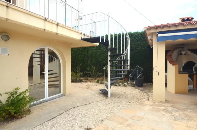 SE VENDE MAGNIFICA VILLA EN LA NUCIA — 19