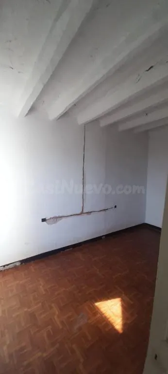 SE VENDE PISO EN BERGA - foto 2