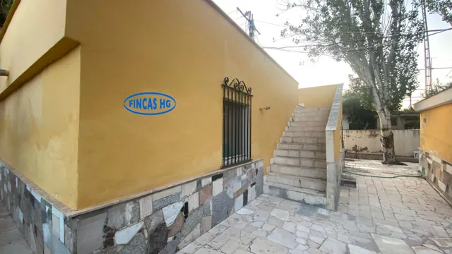 Típica casa tradicional de campo situada sobre terreno URBANO!  de 3900m2 — 36
