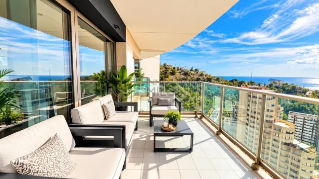 Exclusivo apartamento reformado en la planta 19 de torre lugano – Benidorm — 10