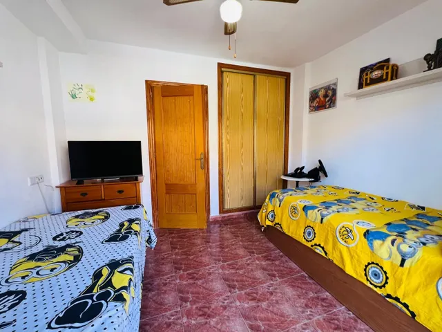 Chalet adosado de 3 dormitorios con garaje y piscina comunitaria en Playa Flamenca — 18