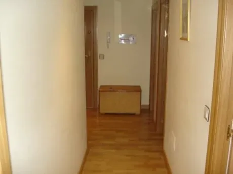 SE VENDE PISO, 90 M2, COCINA, SALÓN, 3 HAB., BAÑO, EXTERIOR, ASCENSOR, VPO — 8