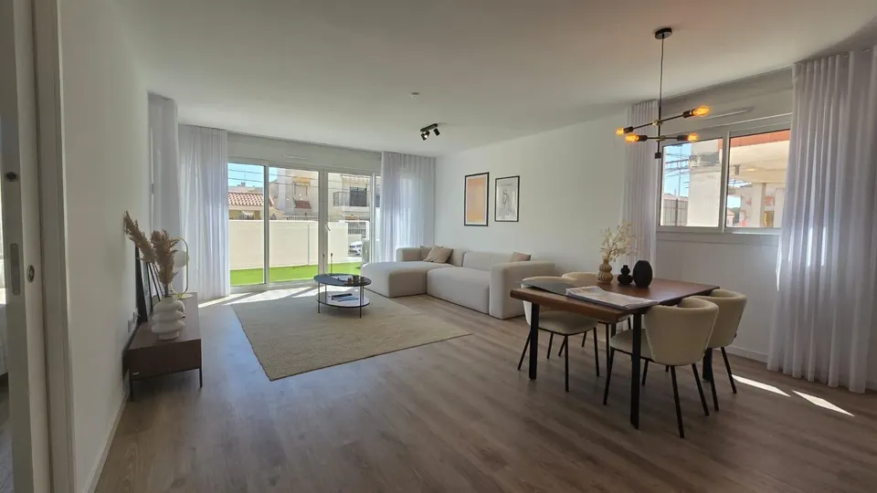 VIVIENDA CON   PISCINA, 96 M2 de TERRAZA