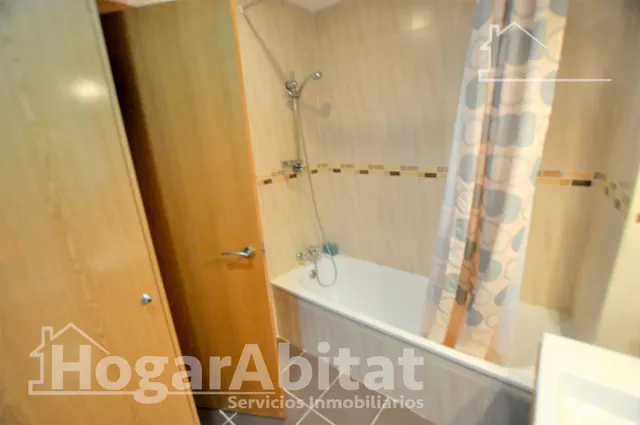 Excelente oportunidad en este amplio piso exterior con balcón, garaje y trastero — 29