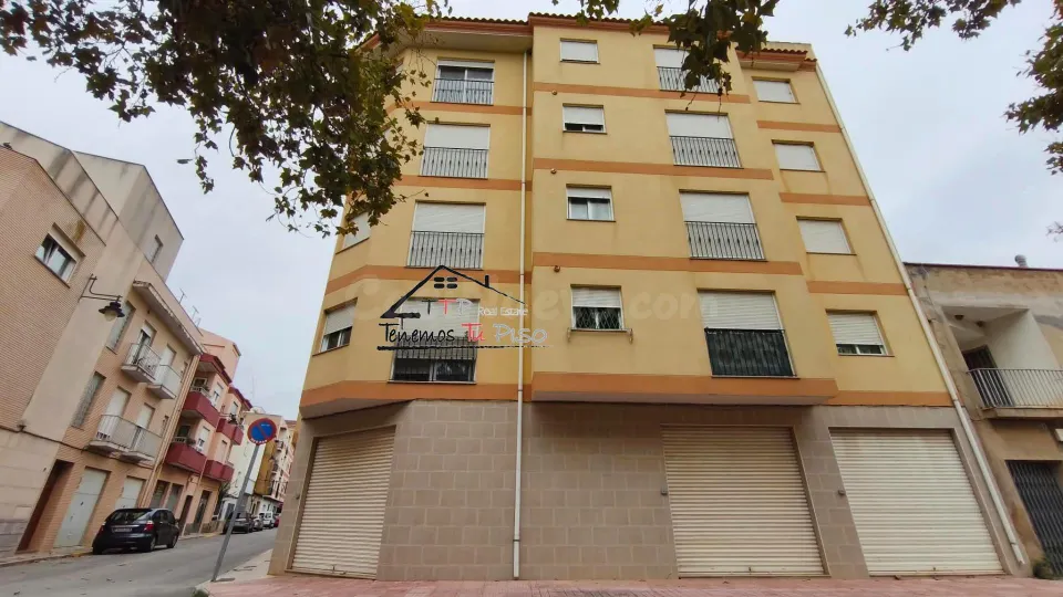 ÁTICO-DÚPLEX A ESTRENAR. 4 DORMITORIOS. 3 BAÑOS. TERRAZA DE 35M. COCHERA INCLUIDA