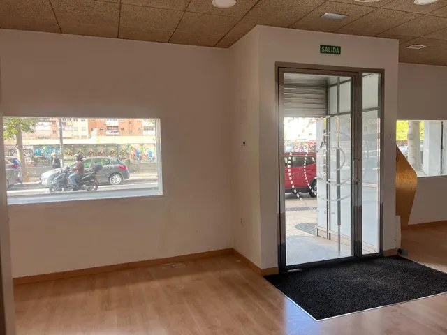 LOCAL COMERCIAL EN RAMÓN Y CAJAL — 4